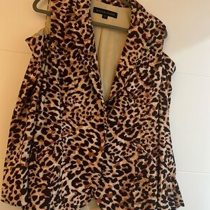 Boston proper open shoulder cheetah blazer